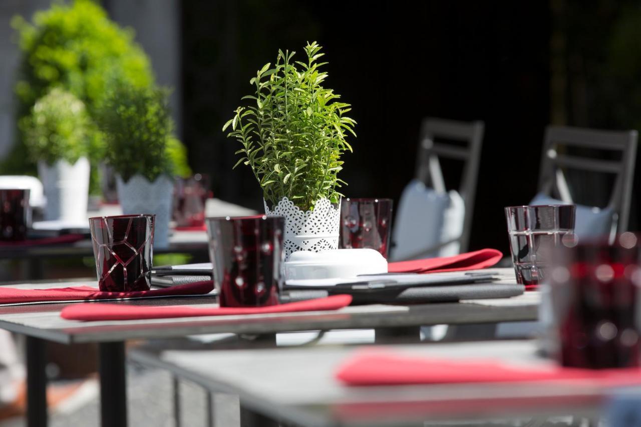 Hotel De La Cigogne Geneva Bagian luar foto Restaurant