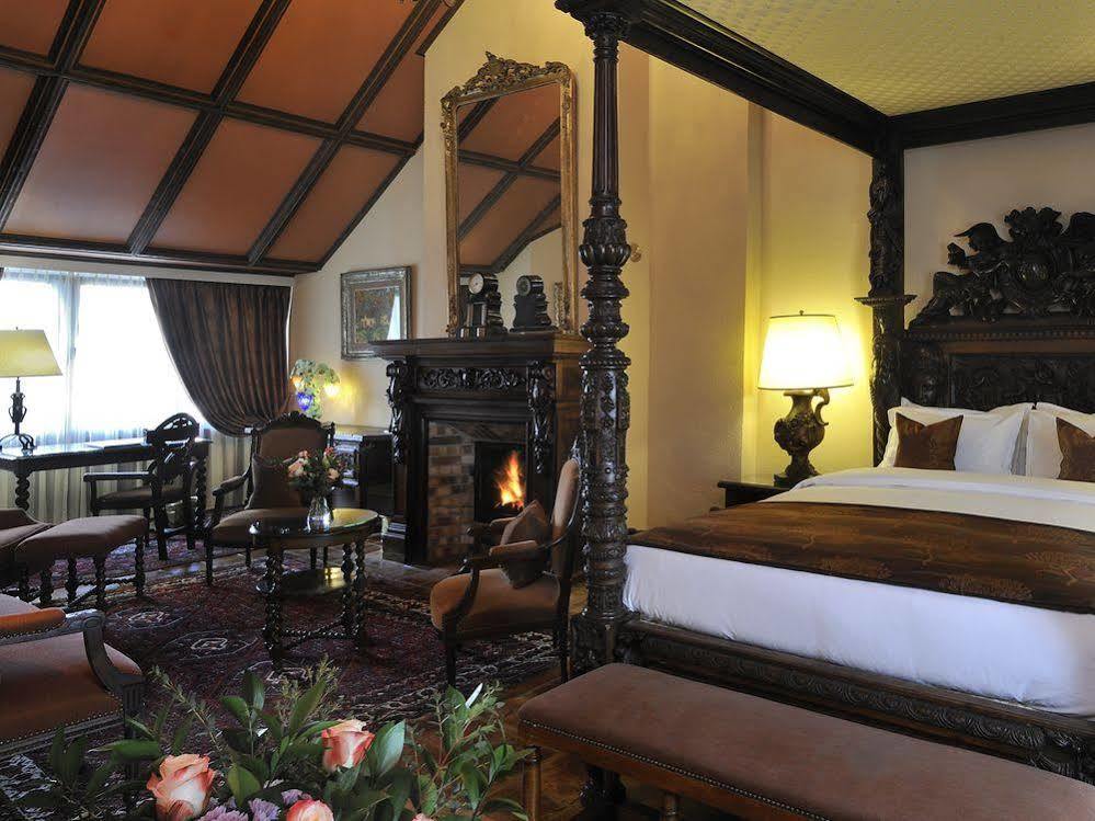 Hotel De La Cigogne Geneva Bagian luar foto A suite at the Hotel de Ville